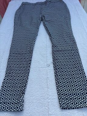 Anne Klein Black & White Geometric Print Pants